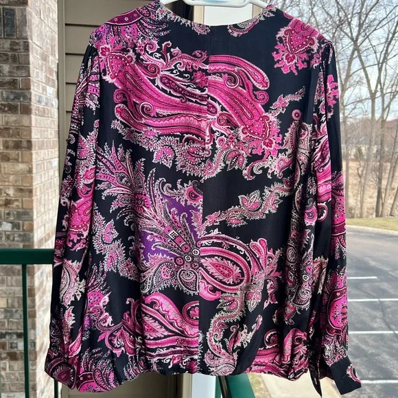 🆕 🇮🇹 Karen Kane Paisley Pink Black Blouse V-Neck Elastic Waist Pullover - Picture 5 of 9
